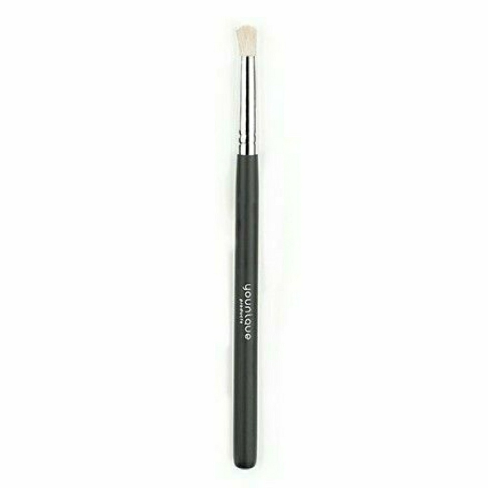 Younique Crease Shadow Brush